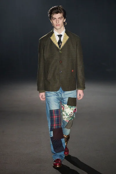 Look 30